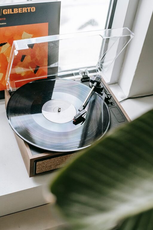 How to Create a Relaxing Playlist for Evenings